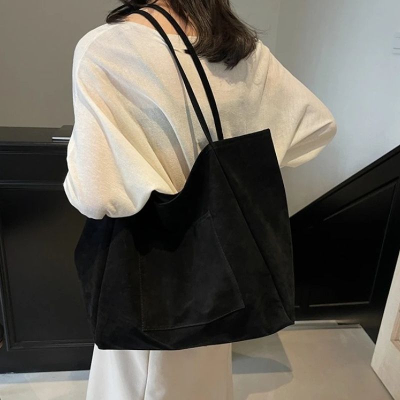 bolsa feminina grande, bolsa feminina grande Juci, bolsa Juci, bolsa tipo saco feminina, bolsa saco feminina, bolsa feminina suede, bolsa feminina em suede, bolsa suede sintético, bolsa em suede sintético, bolsa estilo camurça, bolsa feminina estilo camurça, bolsa camurça feminina, bolsa efeito camurça, bolsa grande camurça, bolsa grande suede, bolsa de ombro feminina, bolsa feminina de ombro, bolsa grande de ombro, bolsa feminina espaçosa, bolsa grande espaçosa, bolsa feminina para o dia a dia, bolsa grand