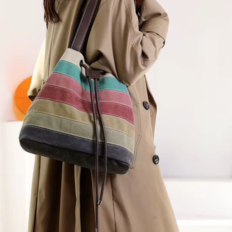 bolsa transversal feminina,
bolsa tiracolo,
bolsa grande feminina,
bolsa feminina,
bolsa de couro feminina,
Bolsa Crossbody,
bolsa couro legitimo,
bolsa couro feminina,
Bolsa Tipo Saco, 
Bolsa Saco Grande,
Bolsa Grande Feminina