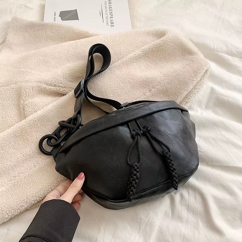 bolsa feminina pochete, bolsa feminina transversal moderna, bolsa feminina crossbody, bolsa feminina pequena prática, bolsa feminina moderna urbana, bolsa feminina pochete elegante, bolsa feminina leve, bolsa feminina casual moderna, bolsa feminina versátil, bolsa feminina compacta, bolsa feminina ombro pequena, bolsa feminina estilo pochete