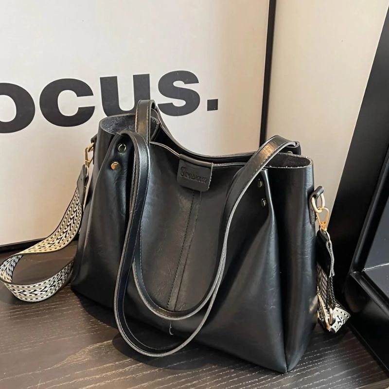 bolsa couro,
bolsa transversal feminina,
bolsa grande feminina,
bolsa feminina grande,
bolsa feminina,
bolsa de couro feminina,
bolsa couro feminina,
Bolsa Tote,
Bolsa Tiracolo