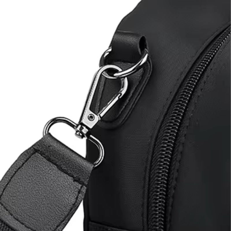 mochila feminina pequena nylon, mochila feminina pequena, mochila feminina leve, mochila feminina compacta, mochila feminina dia a dia, mochila feminina moderna, mochila feminina casual, mochila feminina vermelha, mochila feminina preta, mochila feminina prática, mochila feminina confortável