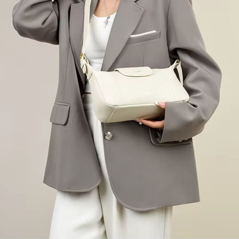 bolsa transversal feminina,
bolsa tiracolo,
bolsa grande feminina,
bolsa feminina,
Bolsa e Mochila,
bolsa de couro feminina,
bolsa de couro,
bolsa feminina moderna