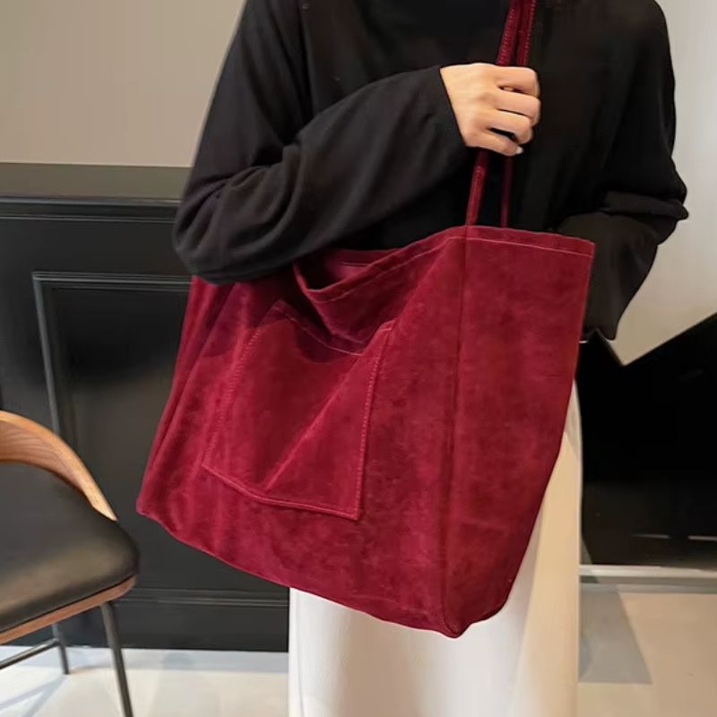 bolsa feminina grande, bolsa feminina grande Juci, bolsa Juci, bolsa tipo saco feminina, bolsa saco feminina, bolsa feminina suede, bolsa feminina em suede, bolsa suede sintético, bolsa em suede sintético, bolsa estilo camurça, bolsa feminina estilo camurça, bolsa camurça feminina, bolsa efeito camurça, bolsa grande camurça, bolsa grande suede, bolsa de ombro feminina, bolsa feminina de ombro, bolsa grande de ombro, bolsa feminina espaçosa, bolsa grande espaçosa, bolsa feminina para o dia a dia, bolsa grand