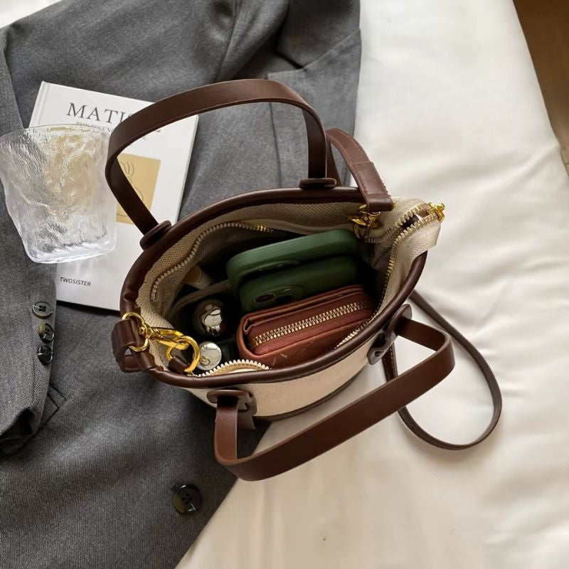 bolsa feminina tiracolo, bolsa feminina sammy, bolsa feminina estruturada, bolsa feminina tipo balde, bucket bag feminina, bolsa feminina casual chic, bolsa feminina elegante, bolsa feminina moderna, bolsa feminina pequena, bolsa feminina compacta, bolsa feminina para trabalho, bolsa feminina para passeio, bolsa feminina sofisticada, bolsa feminina off white, bolsa feminina caramelo, bolsa feminina café, bolsa feminina preta, bolsa feminina com alça transversal, bolsa feminina de mão, bolsa feminina premium