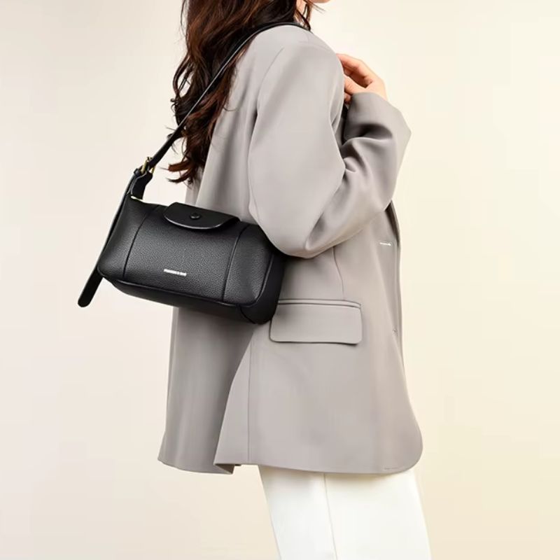 bolsa transversal feminina,
bolsa tiracolo,
bolsa grande feminina,
bolsa feminina,
Bolsa e Mochila,
bolsa de couro feminina,
bolsa de couro,
bolsa feminina moderna