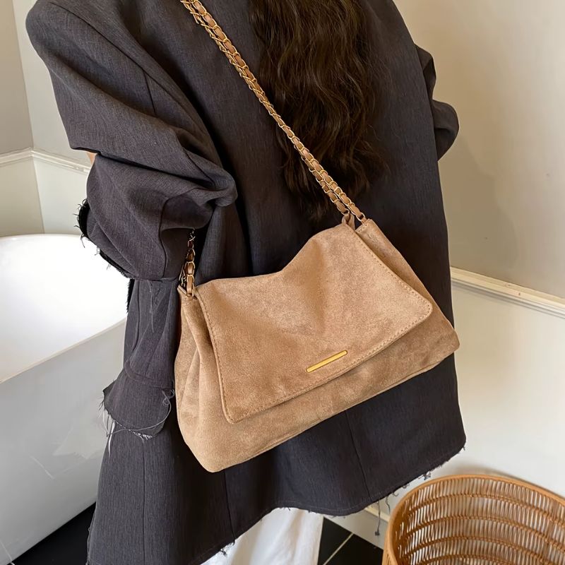 bolsa feminina suede sintético, bolsa feminina camurça, bolsa feminina tiracolo suede, bolsa feminina toque aveludado, bolsa feminina macia elegante, bolsa feminina camurça sintética, bolsa feminina confortável, bolsa feminina resistente, bolsa feminina dia a dia elegante, bolsa feminina moderna suede, bolsa feminina prática elegante, bolsa feminina estilo camurça