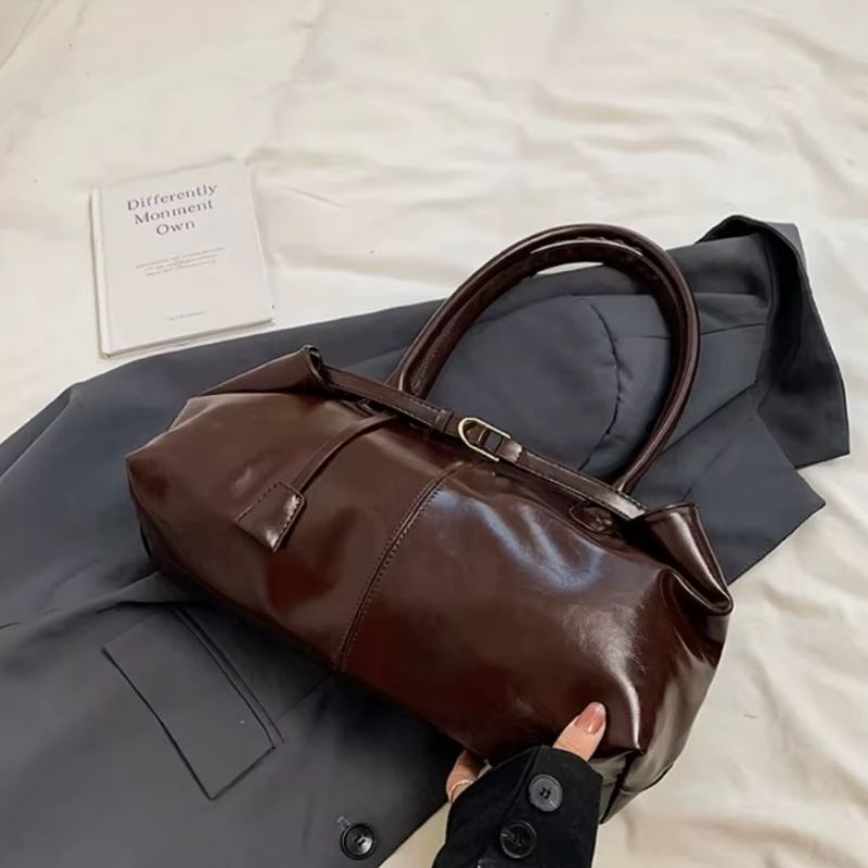 bolsa feminina grande, bolsa feminina de ombro, bolsa grande feminina, bolsa de ombro feminina, bolsa feminina couro PU, bolsa grande couro PU, bolsa feminina Marília, bolsa de ombro grande, bolsa feminina elegante, bolsa feminina moderna, bolsa feminina para trabalho, bolsa feminina para dia a dia, bolsa estilo canoa, bolsa horizontal feminina, bolsa feminina marrom, bolsa feminina preta, bolsa feminina café, bolsa feminina vinho, bolsa couro sintético feminina, bolsa feminina espaçosa