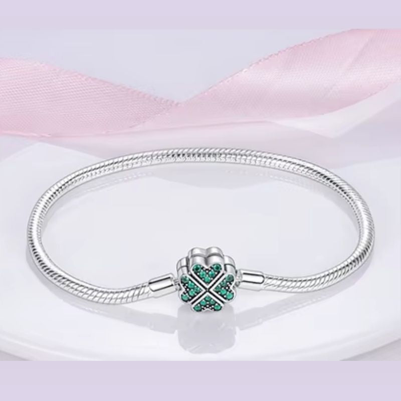 pulseira prata 925,
pulseira pandora,
pulseira com berloques,
berloques prata 925,
conjunto pulseira pandora,
pulseira trevo da sorte,
pulseira feminina prata,
pulseira com significado,
joia prata esterlina,
pulseira com charms,