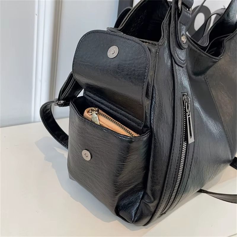 bolsa feminina grande tiracolo, bolsa feminina grande com bolsos, bolsa feminina couro macio grande, bolsa feminina espaçosa, bolsa feminina organizada, bolsa feminina prática grande, bolsa feminina dia a dia grande, bolsa feminina ombro grande, bolsa feminina funcional, bolsa feminina moderna grande, bolsa feminina com ziper, bolsa feminina elegante grande