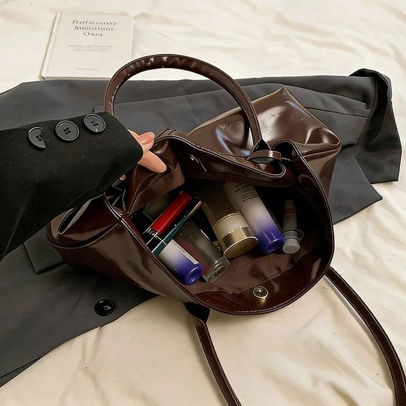 bolsa feminina grande, bolsa feminina de ombro, bolsa grande feminina, bolsa de ombro feminina, bolsa feminina couro PU, bolsa grande couro PU, bolsa feminina Marília, bolsa de ombro grande, bolsa feminina elegante, bolsa feminina moderna, bolsa feminina para trabalho, bolsa feminina para dia a dia, bolsa estilo canoa, bolsa horizontal feminina, bolsa feminina marrom, bolsa feminina preta, bolsa feminina café, bolsa feminina vinho, bolsa couro sintético feminina, bolsa feminina espaçosa