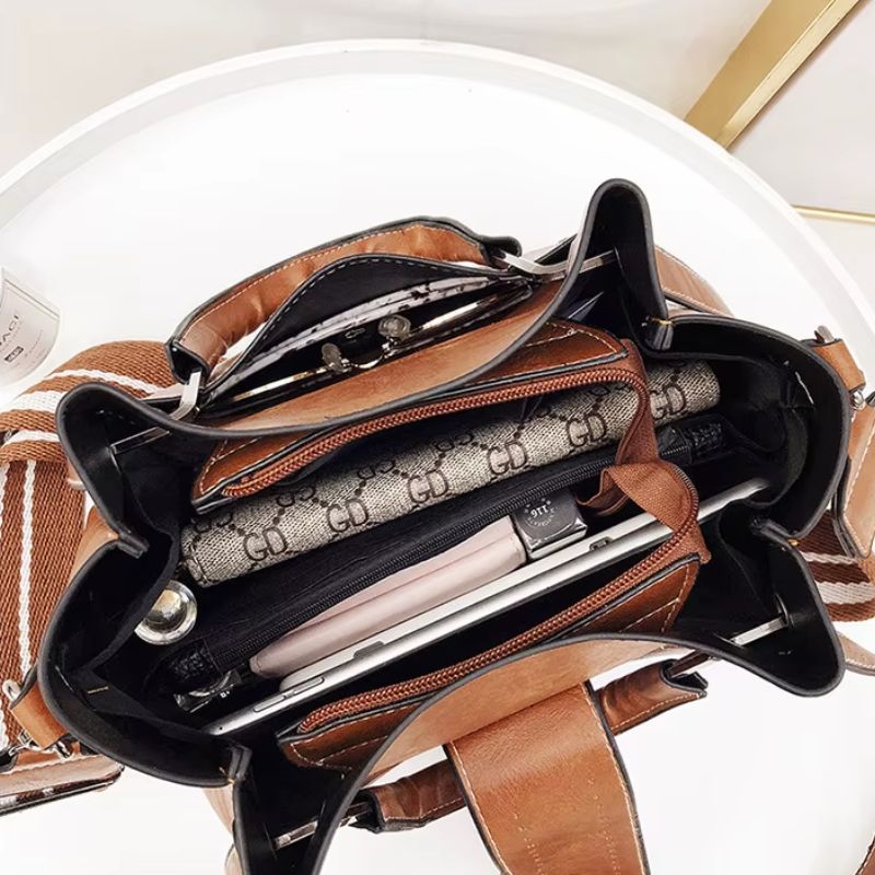 bolsa feminina tiracolo, bolsa feminina moderna, bolsa feminina elegante, bolsa feminina estruturada, bolsa feminina média, bolsa feminina sofisticada, bolsa feminina casual chic, bolsa feminina com alça larga, bolsa feminina transversal, bolsa feminina premium, bolsa feminina caramelo, bolsa feminina preta, bolsa feminina rosé, bolsa feminina fashion, bolsa feminina moderna elegante, bolsa feminina de ombro, bolsa feminina estilosa, bolsa feminina versátil, bolsa feminina para dia a dia, bolsa feminina Ana