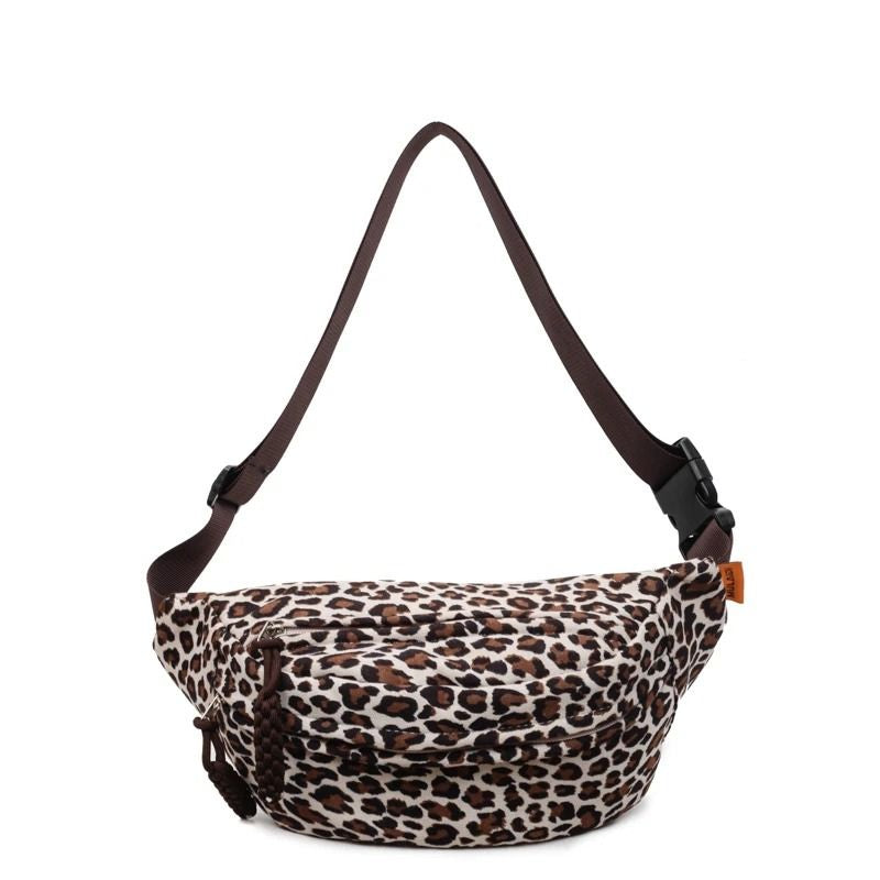 bolsa pochete feminina, bolsa feminina animal print, bolsa feminina leopardo, bolsa feminina estampa de leopardo, pochete feminina moderna, bolsa transversal feminina, bolsa casual feminina, bolsa feminina fashion, bolsa feminina nylon, bolsa feminina estampada, bolsa feminina jovem, bolsa feminina moderna, bolsa feminina confortável, bolsa feminina street style, pochete feminina casual, bolsa feminina compacta, bolsa feminina onça, bolsa feminina leopard print, bolsa feminina estilosa, bolsa feminina Nicol