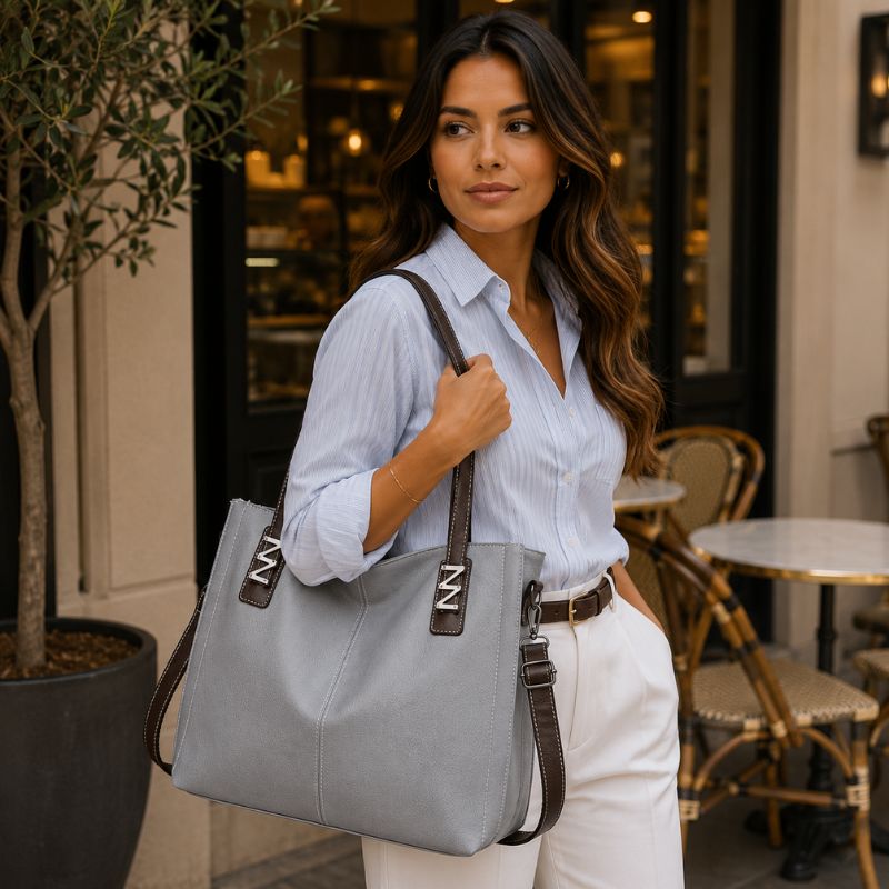 bolsa feminina grande, bolsa feminina tiracolo, bolsa feminina berlim, bolsa feminina couro ecológico, bolsa feminina couro PU, bolsa feminina grande couro ecológico, bolsa feminina ombro, bolsa feminina transversal, bolsa feminina elegante, bolsa feminina moderna, bolsa feminina premium, bolsa feminina espaçosa, bolsa feminina para trabalho, bolsa feminina executiva, bolsa feminina casual, bolsa feminina fashion, bolsa feminina sofisticada, bolsa feminina grande tiracolo, bolsa feminina grande ombro, bolsa