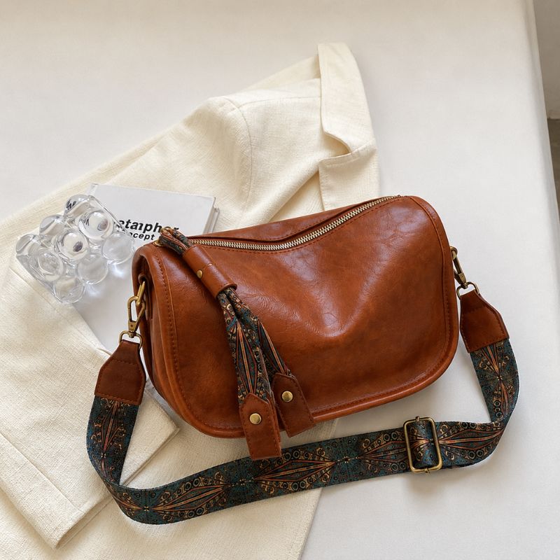 bolsa feminina tiracolo, bolsa feminina simone, bolsa feminina pequena, bolsa feminina média, bolsa feminina couro sintético, bolsa feminina couro PU, bolsa feminina macia, bolsa feminina elegante, bolsa feminina moderna, bolsa feminina casual, bolsa feminina ombro, bolsa feminina transversal, bolsa feminina baguete, bolsa feminina premium, bolsa feminina sofisticada, bolsa feminina fashion, bolsa feminina alça estampada, bolsa feminina alça pavão, bolsa feminina exclusiva, bolsa feminina preta, bolsa femin