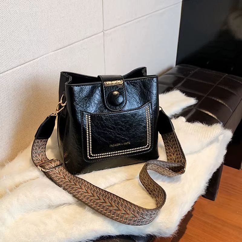 bolsa couro,
bolsa transversal feminina,
bolsa grande feminina,
bolsa feminina grande,
bolsa feminina,
bolsa de couro feminina,
bolsa couro feminina,
Bolsa Tote,
Bolsa Tiracolo