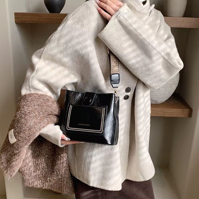 bolsa couro,
bolsa transversal feminina,
bolsa grande feminina,
bolsa feminina grande,
bolsa feminina,
bolsa de couro feminina,
bolsa couro feminina,
Bolsa Tote,
Bolsa Tiracolo