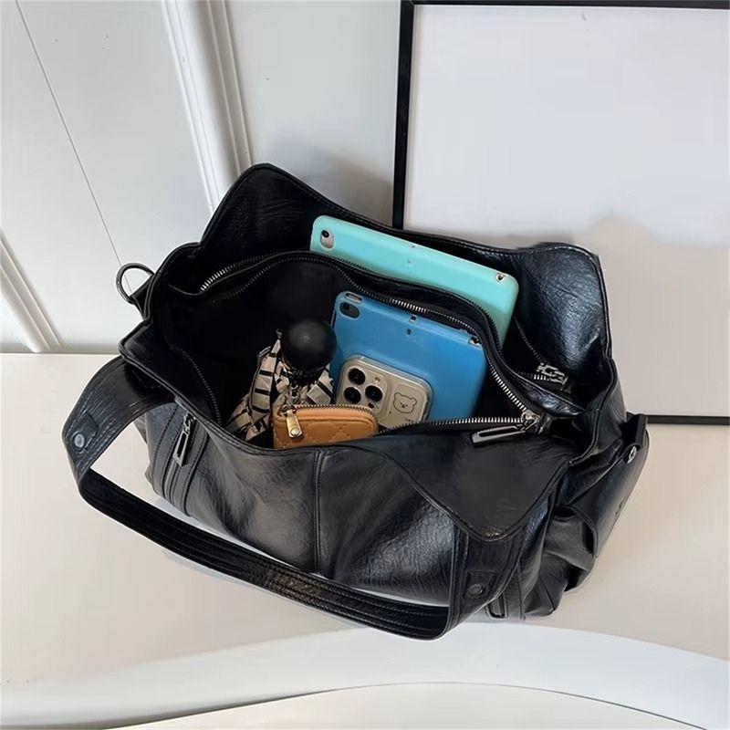 bolsa feminina grande tiracolo, bolsa feminina grande com bolsos, bolsa feminina couro macio grande, bolsa feminina espaçosa, bolsa feminina organizada, bolsa feminina prática grande, bolsa feminina dia a dia grande, bolsa feminina ombro grande, bolsa feminina funcional, bolsa feminina moderna grande, bolsa feminina com ziper, bolsa feminina elegante grande