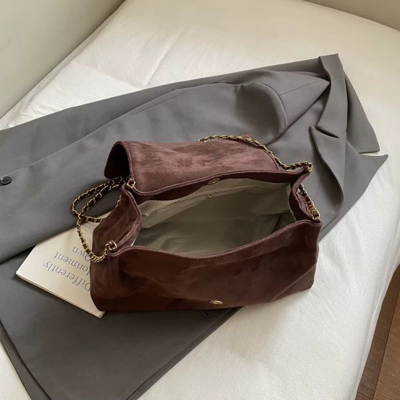 bolsa feminina suede sintético, bolsa feminina camurça, bolsa feminina tiracolo suede, bolsa feminina toque aveludado, bolsa feminina macia elegante, bolsa feminina camurça sintética, bolsa feminina confortável, bolsa feminina resistente, bolsa feminina dia a dia elegante, bolsa feminina moderna suede, bolsa feminina prática elegante, bolsa feminina estilo camurça