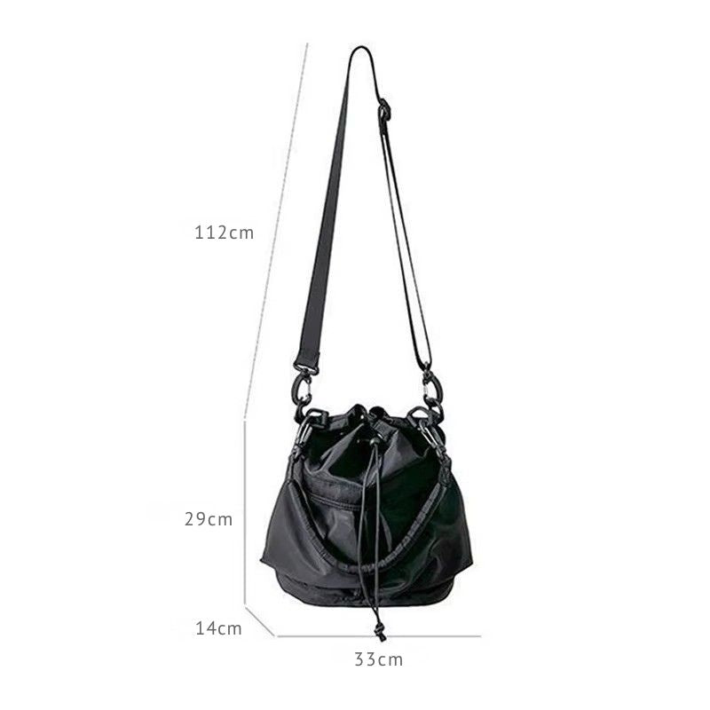 bolsa feminina nylon, bolsa feminina impermeável, bolsa feminina casual, bolsa feminina moderna, bolsa feminina estilo saco, bolsa bucket bag feminina, bolsa feminina tiracolo nylon, bolsa feminina transversal, bolsa feminina leve, bolsa feminina pequena média, bolsa feminina verde, bolsa feminina preta, bolsa feminina off white, bolsa feminina bege, bolsa feminina moderna casual, bolsa feminina para dia a dia, bolsa feminina jovial, bolsa feminina estilosa