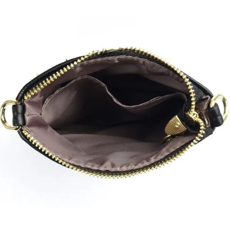 bolsa feminina tiracolo, bolsa feminina pequena, bolsa feminina transversal, bolsa feminina Amanda, bolsa feminina couro ecológico, bolsa feminina couro PU, bolsa feminina compacta, bolsa feminina elegante, bolsa feminina moderna, bolsa feminina minimalista, bolsa feminina casual, bolsa feminina premium, bolsa feminina para celular, bolsa feminina para documentos, bolsa feminina pequena tiracolo, bolsa feminina transversal pequena, bolsa feminina para passeio, bolsa feminina para viagem, bolsa feminina para