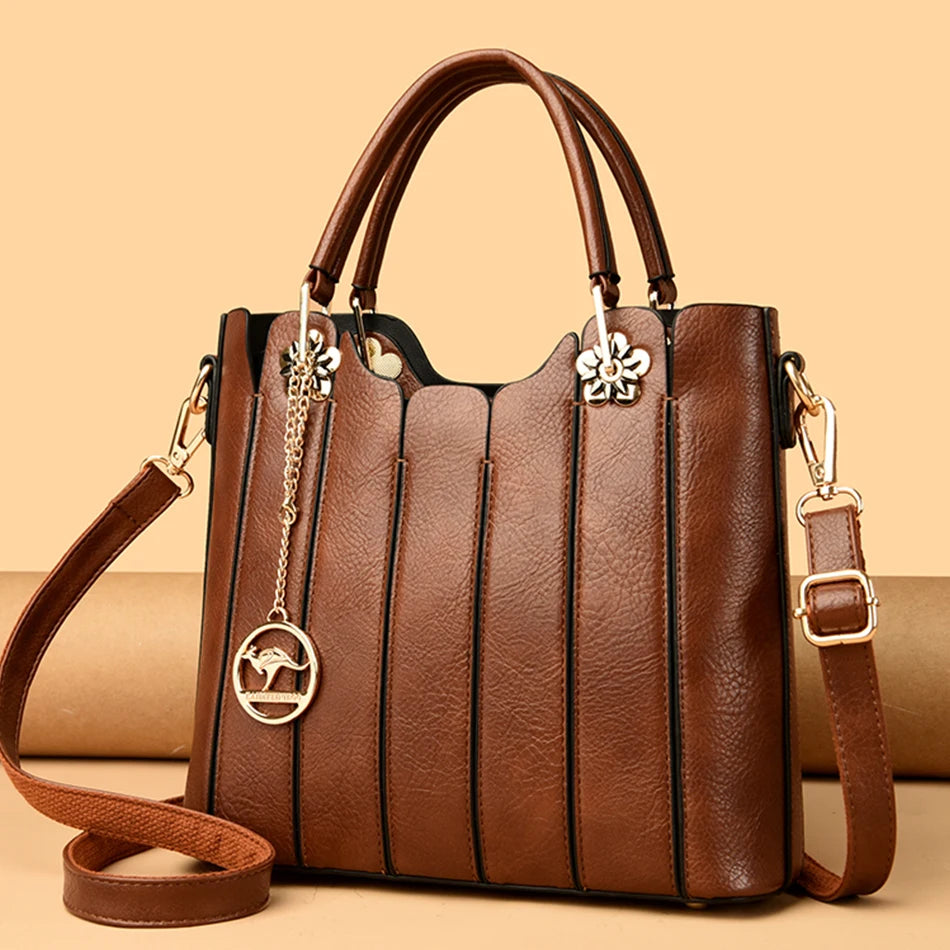 bolsa transversal feminina,
bolsa tiracolo,
bolsa feminina,
bolsa de couro feminina,
bolsa de couro,
bolsa couro,
Bolsa Crocodilo,
Bolsa Feminina Média