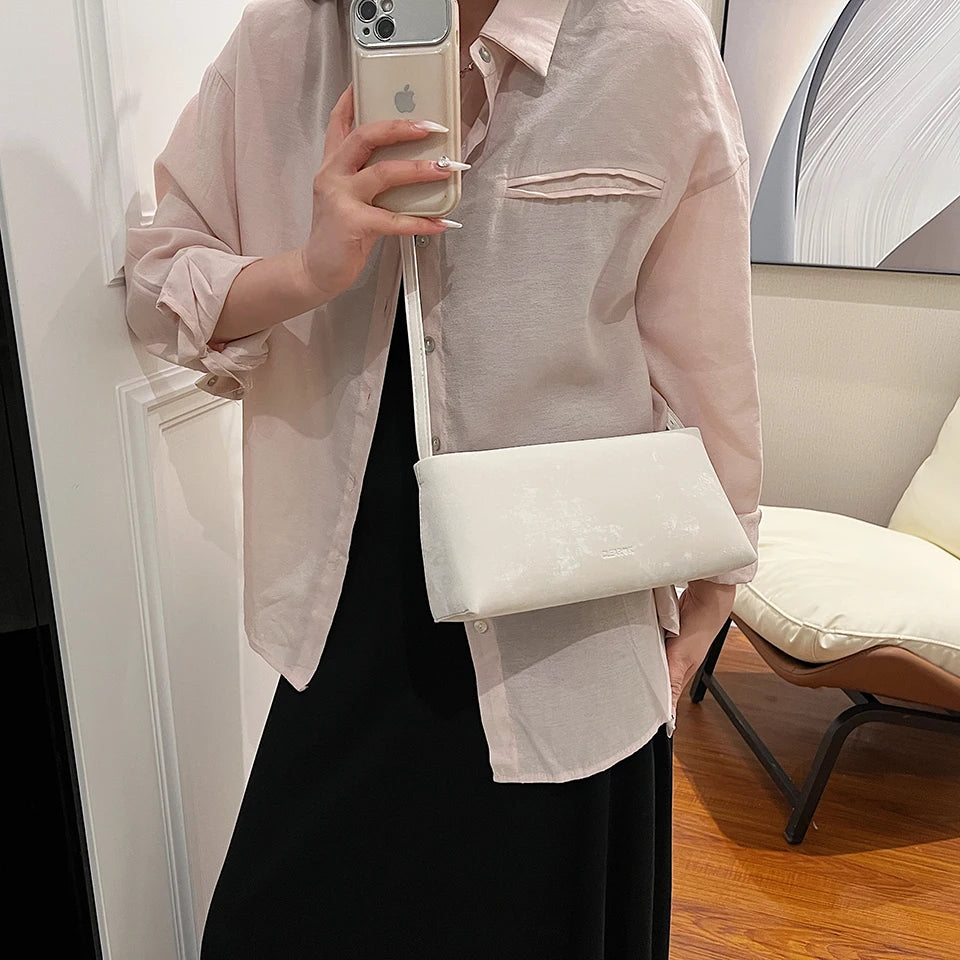 bolsa clutch feminina, bolsa feminina festa elegante, clutch feminina ombro, bolsa feminina pequena elegante, bolsa feminina para festa, clutch feminina moderna, bolsa feminina sofisticada, bolsa feminina noite elegante, bolsa feminina social, clutch feminina premium, bolsa feminina compacta festa, bolsa feminina elegante pequena
