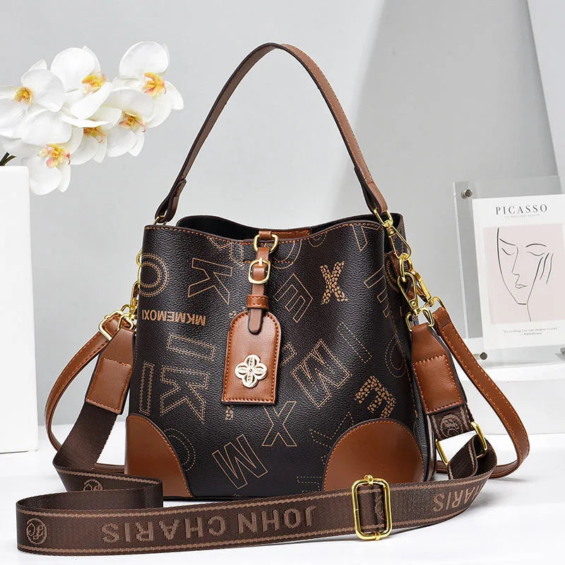 bolsa transversal feminina,
bolsa tiracolo,
bolsa feminina,
bolsa de couro feminina,
bolsa de couro,
bolsa couro