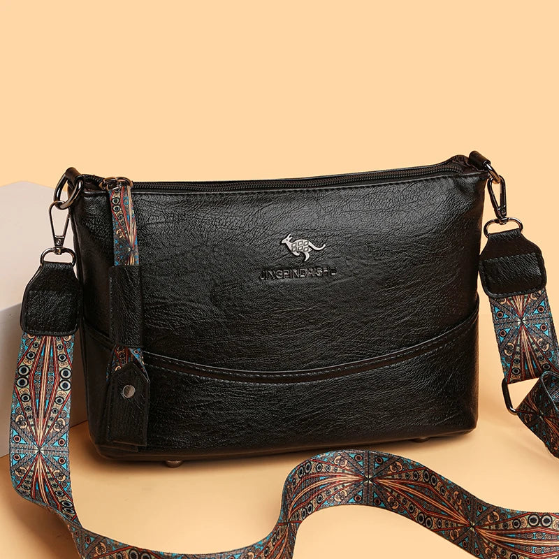 bolsa transversal feminina,
bolsa tiracolo,
bolsa grande feminina,
bolsa feminina,
Bolsa e Mochila,
bolsa de couro feminina,
bolsa de couro,
bolsa couro