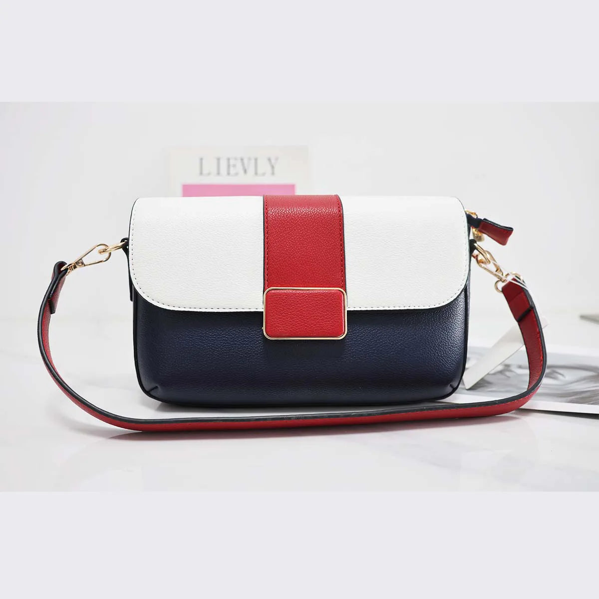 bolsa couro,
bolsa transversal feminina,
bolsa grande feminina,
bolsa feminina grande,
bolsa feminina,
bolsa de couro feminina,
bolsa couro feminina,
Bolsa Tote,
Bolsa Tiracolo