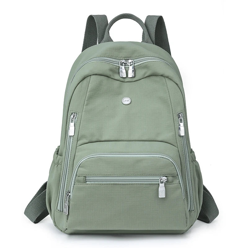 mochila feminina nylon, mochila feminina grande, mochila feminina para trabalho, mochila feminina para estudo, mochila feminina A4, mochila feminina resistente, mochila feminina leve, mochila feminina moderna, mochila feminina com divisórias, mochila feminina casual, mochila feminina confortável, mochila feminina espaçosa