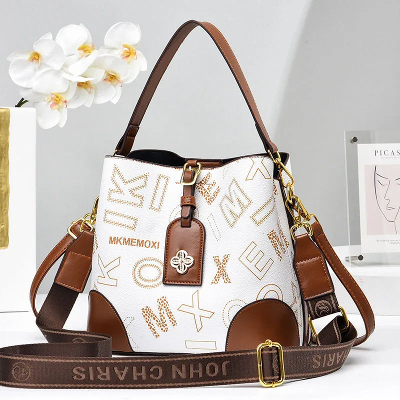 bolsa transversal feminina,
bolsa tiracolo,
bolsa feminina,
bolsa de couro feminina,
bolsa de couro,
bolsa couro