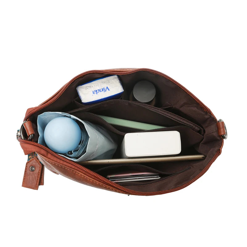 bolsa transversal feminina,
bolsa tiracolo,
bolsa grande feminina,
bolsa feminina,
Bolsa e Mochila,
bolsa de couro feminina,
bolsa de couro,
bolsa couro