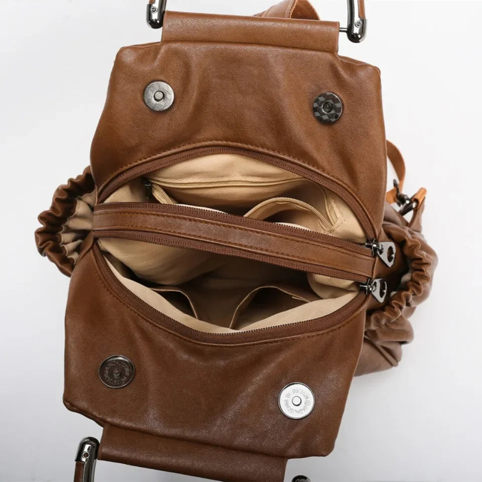 Mochila Universitária,
mochila vintage,
mochila feminina grande,
mochila feminina,
Mochila Escolar,
mochila de couro feminina,
mochila de couro,
bolsa transversal feminina,
bolsa grande feminina,
bolsa feminina,
mochila tipo saco