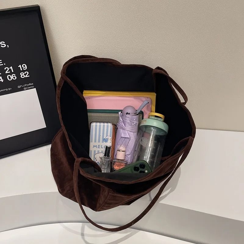 bolsa feminina grande, bolsa feminina grande Juci, bolsa Juci, bolsa tipo saco feminina, bolsa saco feminina, bolsa feminina suede, bolsa feminina em suede, bolsa suede sintético, bolsa em suede sintético, bolsa estilo camurça, bolsa feminina estilo camurça, bolsa camurça feminina, bolsa efeito camurça, bolsa grande camurça, bolsa grande suede, bolsa de ombro feminina, bolsa feminina de ombro, bolsa grande de ombro, bolsa feminina espaçosa, bolsa grande espaçosa, bolsa feminina para o dia a dia, bolsa grand