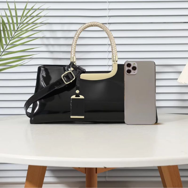 bolsa clutch feminina, clutch feminina de luxo, bolsa feminina envernizada, bolsa feminina brilhante, clutch feminina elegante, bolsa feminina sofisticada, bolsa feminina luxo, bolsa feminina para festa, bolsa feminina para casamento, clutch feminina moderna, bolsa feminina premium, bolsa feminina elegante para eventos, clutch feminina refinada, bolsa feminina moderna luxo, bolsa feminina estruturada, bolsa feminina glamourosa, bolsa feminina com alça dourada, bolsa feminina fashion, clutch feminina preta, 