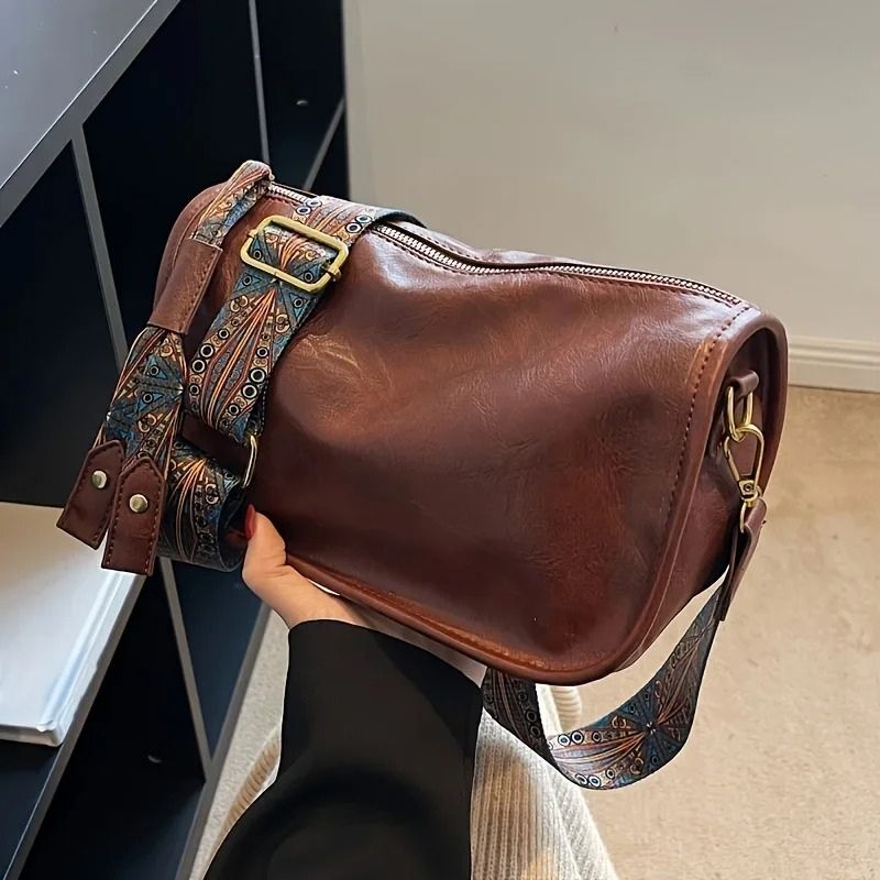 bolsa feminina tiracolo, bolsa feminina simone, bolsa feminina pequena, bolsa feminina média, bolsa feminina couro sintético, bolsa feminina couro PU, bolsa feminina macia, bolsa feminina elegante, bolsa feminina moderna, bolsa feminina casual, bolsa feminina ombro, bolsa feminina transversal, bolsa feminina baguete, bolsa feminina premium, bolsa feminina sofisticada, bolsa feminina fashion, bolsa feminina alça estampada, bolsa feminina alça pavão, bolsa feminina exclusiva, bolsa feminina preta, bolsa femin