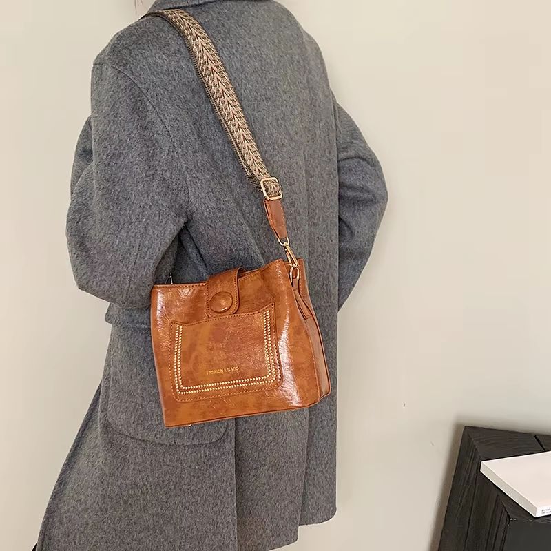 bolsa couro,
bolsa transversal feminina,
bolsa grande feminina,
bolsa feminina grande,
bolsa feminina,
bolsa de couro feminina,
bolsa couro feminina,
Bolsa Tote,
Bolsa Tiracolo