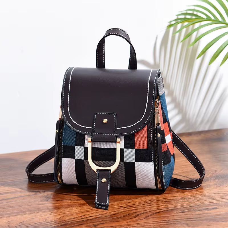 mochila feminina pequena,
mochila leve feminina,
mochila estampada feminina,
mochila feminina compacta,
mochila para passeio feminina,
mochila feminina casual,
mochila feminina moderna,
mochila feminina dia a dia,
mochila pequena estilosa,
mochila feminina geométrica,
mochila feminina prática,
mochila feminina urbana,
mochila feminina confortável,
mochila feminina leve e compacta,
mochila feminina para caminhada,