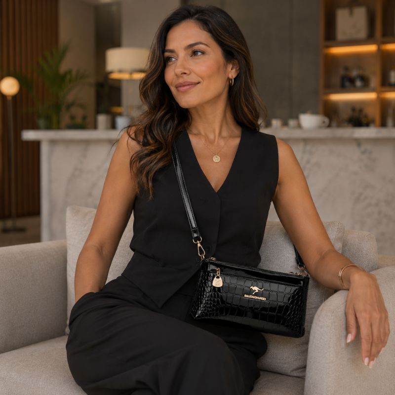 bolsa clutch feminina, bolsa feminina elegante, bolsa feminina sofisticada, bolsa crocodilo feminina, bolsa feminina envernizada, clutch feminina preta, clutch feminina azul, clutch feminina vermelha, bolsa feminina café, bolsa tiracolo feminina elegante, bolsa feminina pequena, bolsa feminina moderna, bolsa feminina premium, bolsa feminina social, clutch feminina luxo, bolsa feminina brilho, bolsa feminina compacta, bolsa feminina transversal, bolsa feminina textura crocodilo, bolsa feminina casual chic, b