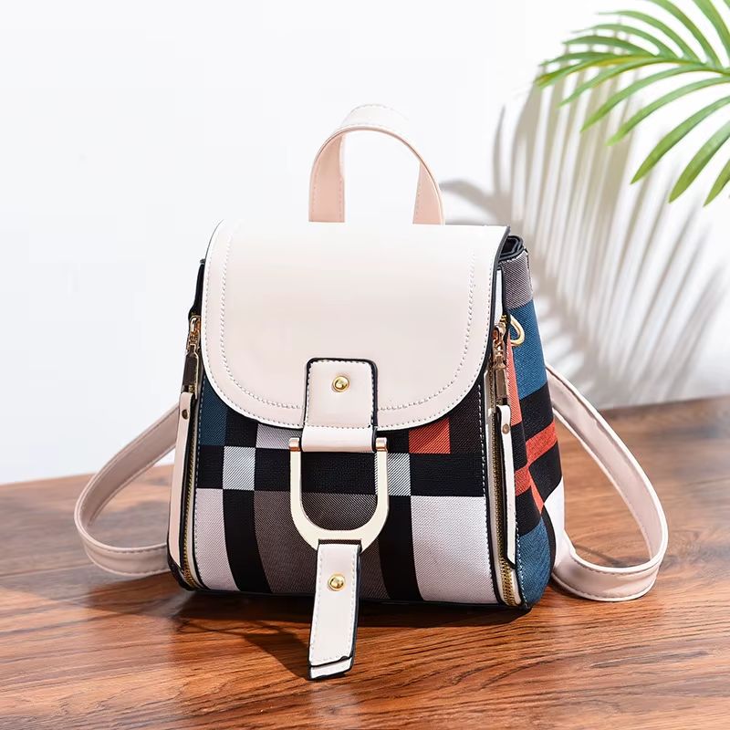 mochila feminina pequena,
mochila leve feminina,
mochila estampada feminina,
mochila feminina compacta,
mochila para passeio feminina,
mochila feminina casual,
mochila feminina moderna,
mochila feminina dia a dia,
mochila pequena estilosa,
mochila feminina geométrica,
mochila feminina prática,
mochila feminina urbana,
mochila feminina confortável,
mochila feminina leve e compacta,
mochila feminina para caminhada,
