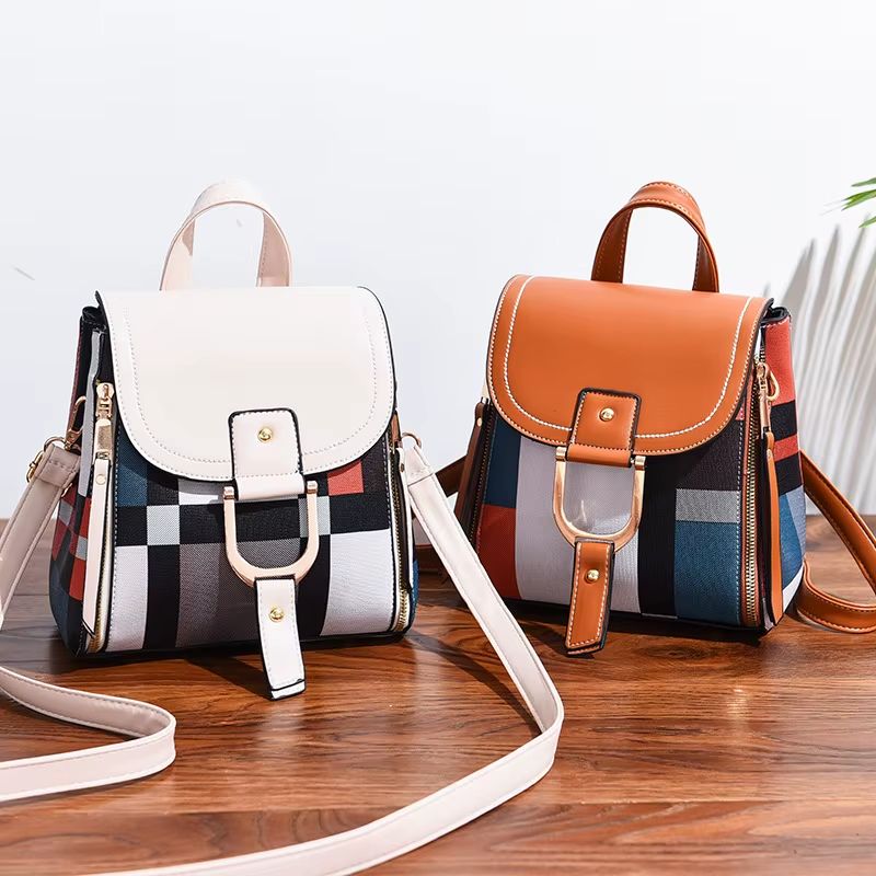 mochila feminina pequena,
mochila leve feminina,
mochila estampada feminina,
mochila feminina compacta,
mochila para passeio feminina,
mochila feminina casual,
mochila feminina moderna,
mochila feminina dia a dia,
mochila pequena estilosa,
mochila feminina geométrica,
mochila feminina prática,
mochila feminina urbana,
mochila feminina confortável,
mochila feminina leve e compacta,
mochila feminina para caminhada,