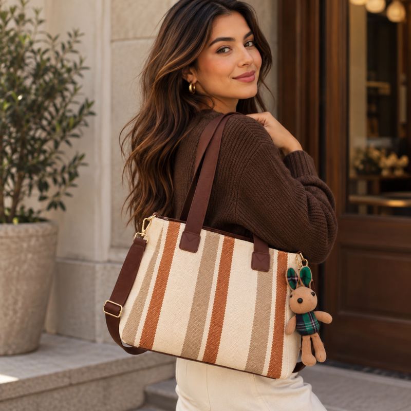 bolsa feminina, bolsa feminina Mel, bolsa Mel, bolsa feminina tipo sacola, bolsa tipo sacola feminina, bolsa sacola feminina, bolsa feminina de tecido, bolsa de tecido feminina, bolsa feminina listrada, bolsa listrada feminina, bolsa de tecido listrada, bolsa feminina tamanho médio, bolsa feminina média, bolsa média feminina, bolsa feminina média espaçosa, bolsa feminina 38 cm, bolsa feminina 38x28, bolsa feminina 38x28x11, bolsa feminina de ombro, bolsa de ombro feminina, bolsa feminina com alça longa, bol