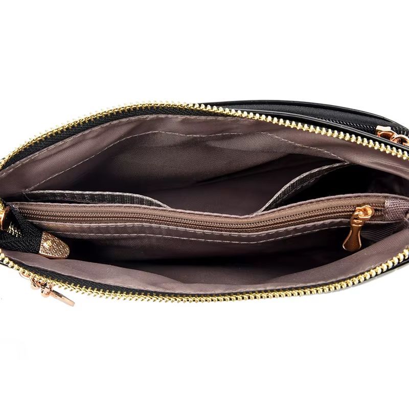 bolsa clutch feminina, bolsa feminina elegante, bolsa feminina sofisticada, bolsa crocodilo feminina, bolsa feminina envernizada, clutch feminina preta, clutch feminina azul, clutch feminina vermelha, bolsa feminina café, bolsa tiracolo feminina elegante, bolsa feminina pequena, bolsa feminina moderna, bolsa feminina premium, bolsa feminina social, clutch feminina luxo, bolsa feminina brilho, bolsa feminina compacta, bolsa feminina transversal, bolsa feminina textura crocodilo, bolsa feminina casual chic, b