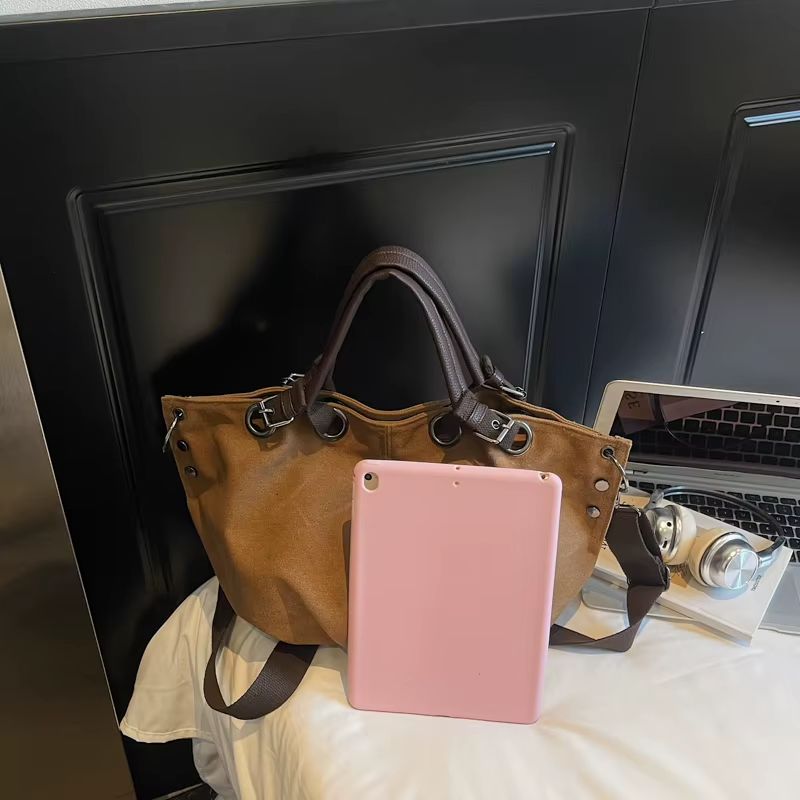 bolsa feminina grande, bolsa feminina grande Rosana, bolsa Rosana, bolsa feminina de lona, bolsa de lona feminina, bolsa feminina grande de lona, bolsa grande de lona, bolsa de lona grande feminina, bolsa feminina lona resistente, bolsa de lona resistente, bolsa feminina resistente, bolsa feminina espaçosa, bolsa grande espaçosa, bolsa tipo saco feminina, bolsa saco feminina, bolsa feminina tipo saco, bolsa saco grande, bolsa feminina 44 cm, bolsa grande 44 cm, bolsa feminina 44x27, bolsa feminina 44x27x15,