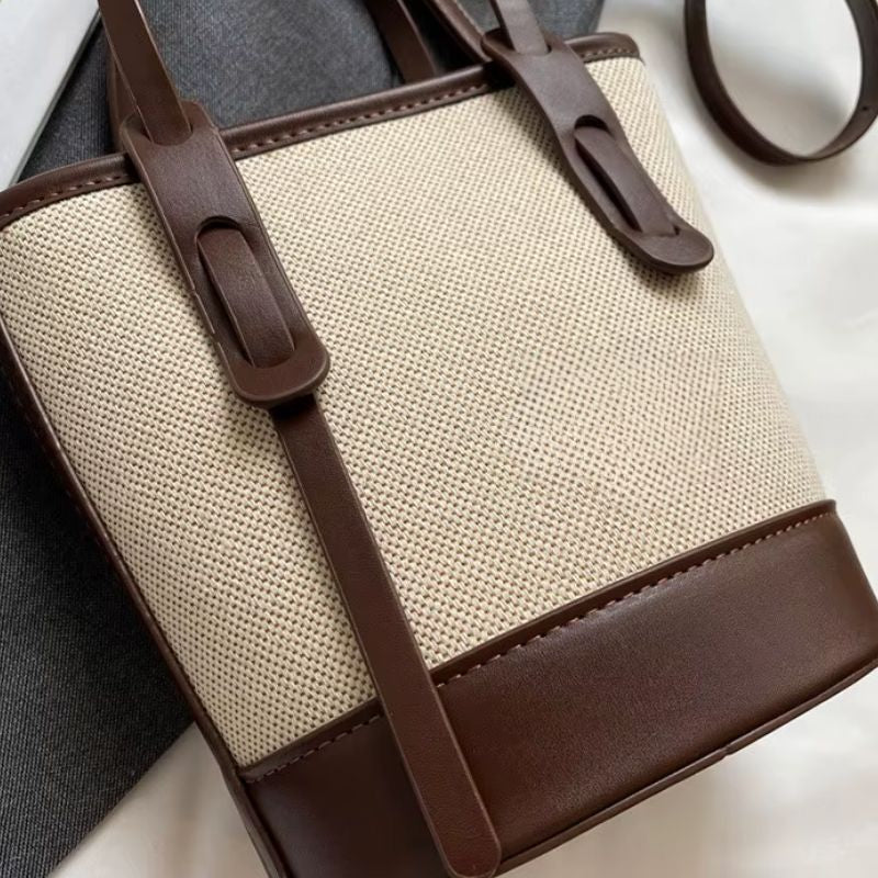 bolsa feminina tiracolo, bolsa feminina sammy, bolsa feminina estruturada, bolsa feminina tipo balde, bucket bag feminina, bolsa feminina casual chic, bolsa feminina elegante, bolsa feminina moderna, bolsa feminina pequena, bolsa feminina compacta, bolsa feminina para trabalho, bolsa feminina para passeio, bolsa feminina sofisticada, bolsa feminina off white, bolsa feminina caramelo, bolsa feminina café, bolsa feminina preta, bolsa feminina com alça transversal, bolsa feminina de mão, bolsa feminina premium