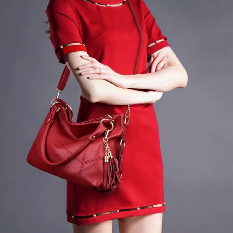 bolsa feminina grande tiracolo, bolsa feminina grande couro macio, bolsa feminina espaçosa elegante, bolsa feminina clássica grande, bolsa feminina ombro grande, bolsa feminina prática grande, bolsa feminina dia a dia grande, bolsa feminina moderna grande, bolsa feminina confortável grande, bolsa feminina versátil grande, bolsa feminina elegante couro, bolsa feminina premium grande