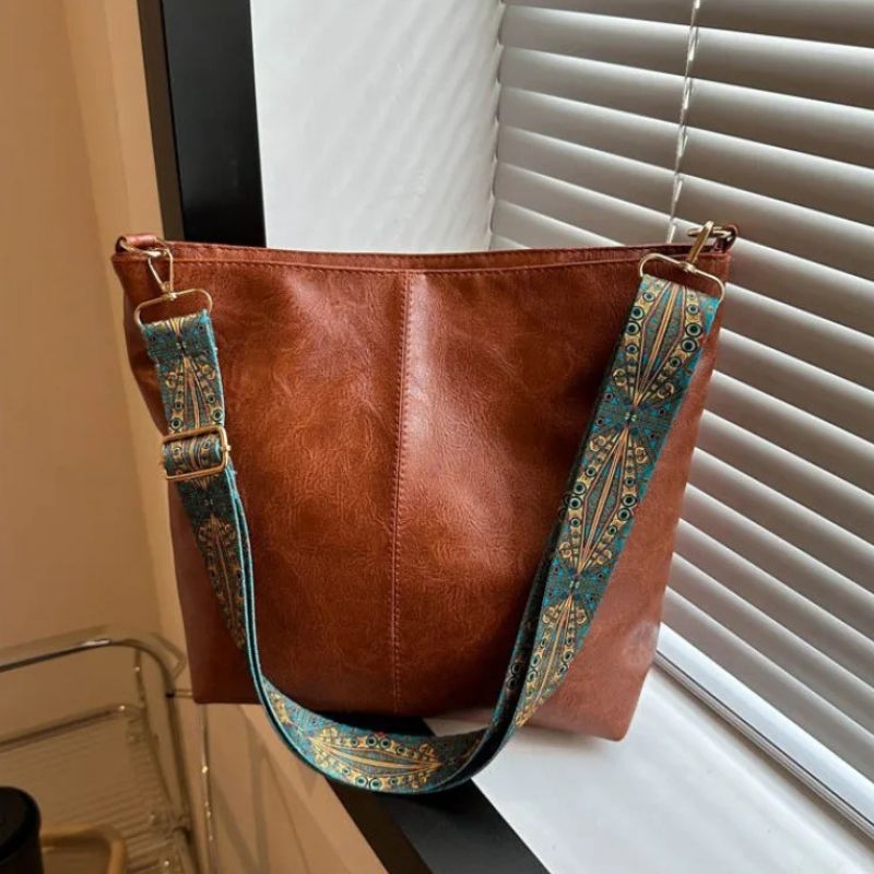 bolsa couro,
bolsa transversal feminina,
bolsa grande feminina,
bolsa feminina grande,
bolsa feminina,
bolsa de couro feminina,
bolsa couro feminina,
Bolsa Tote,
Bolsa Tiracolo