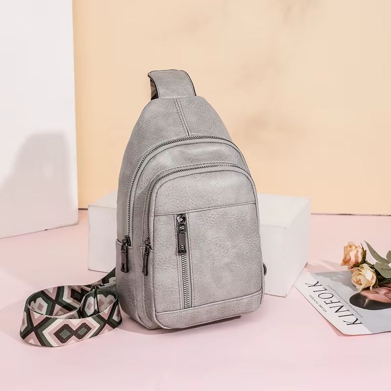 bolsa feminina tipo pochete, pochete feminina elegante, bolsa feminina fernanda, bolsa transversal feminina, bolsa tiracolo feminina, bolsa feminina compacta, bolsa feminina moderna, bolsa feminina casual, bolsa feminina pequena, bolsa feminina com zíper, bolsa feminina organizadora, bolsa feminina para passeio, bolsa feminina para viagem, bolsa feminina para trabalho, bolsa feminina confortável, bolsa feminina prática, bolsa feminina couro ecológico, bolsa feminina estilo pochete, bolsa feminina transversa