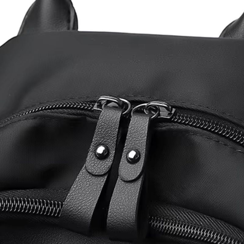 mochila feminina pequena nylon, mochila feminina pequena, mochila feminina leve, mochila feminina compacta, mochila feminina dia a dia, mochila feminina moderna, mochila feminina casual, mochila feminina vermelha, mochila feminina preta, mochila feminina prática, mochila feminina confortável