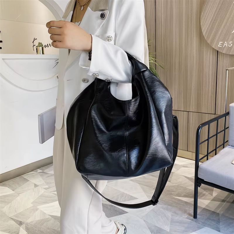 bolsa feminina tote grande, bolsa feminina grande couro macio, bolsa feminina estilo saco, bolsa feminina grande elegante, bolsa feminina tiracolo grande, bolsa feminina ombro grande, bolsa feminina espaçosa, bolsa feminina casual elegante, bolsa feminina grande dia a dia, bolsa feminina moderna grande, bolsa feminina confortável grande, bolsa feminina prática grande